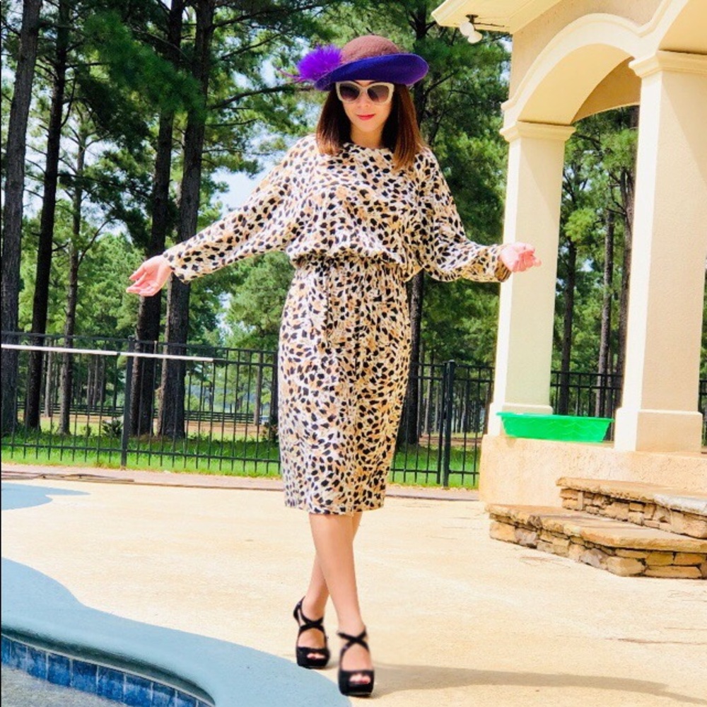 CLASSY AND CASUAL LEOPARD DRESS